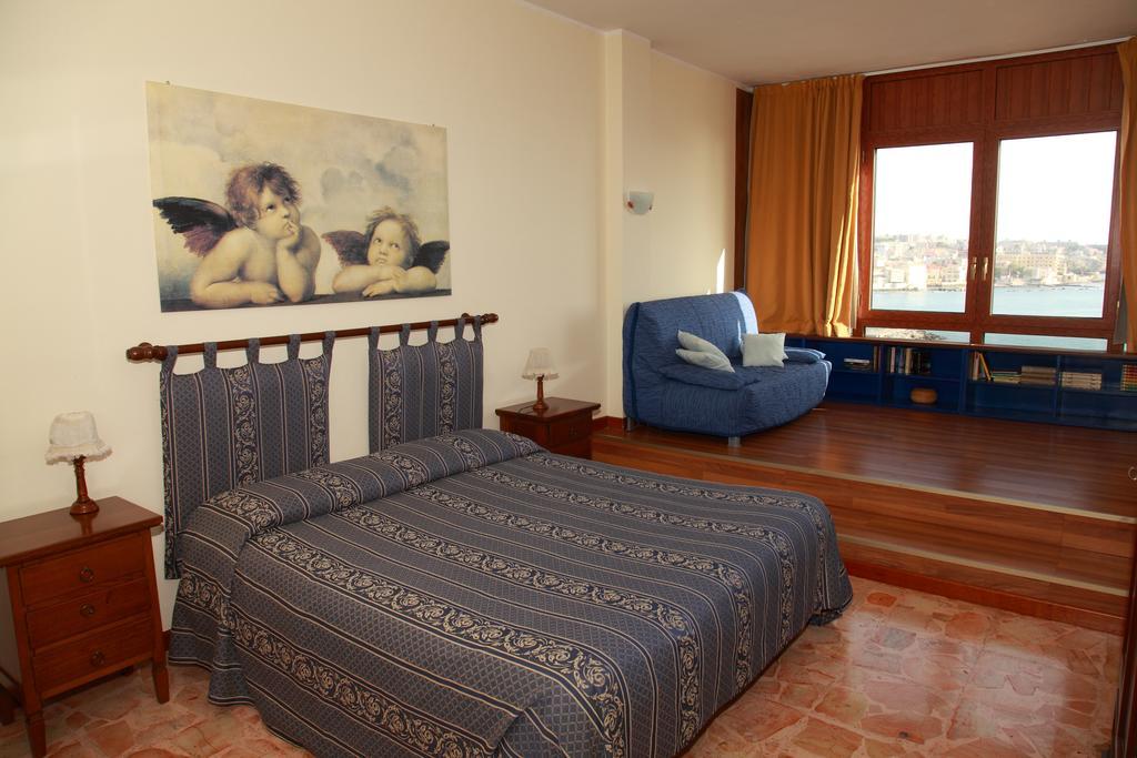 B&B Ortigia Sea View Szirakúza Szoba fotó
